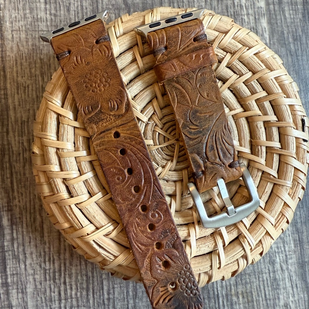 BRAND NEW!! Apple Watch leather